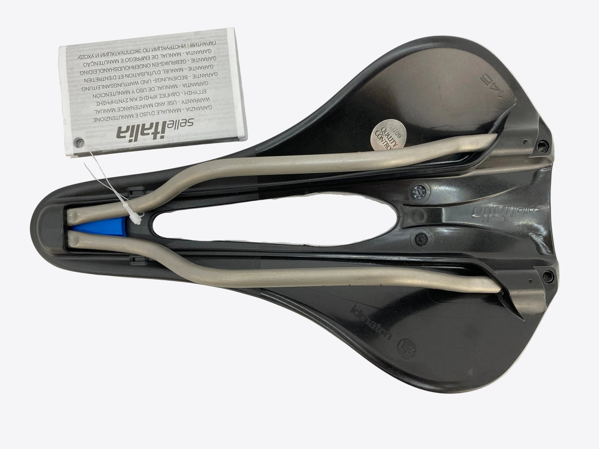 bottom view of saddle