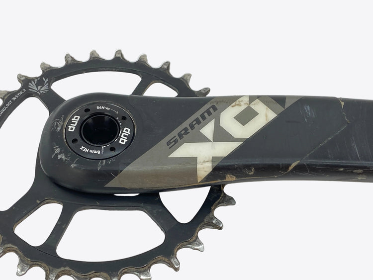 close up of the right crank arm