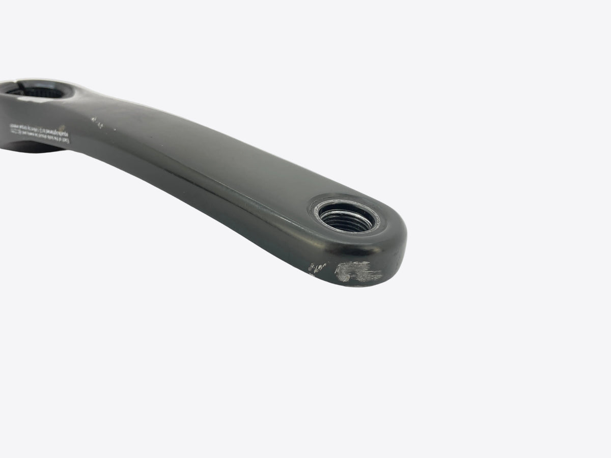 close up of the left crank arm end