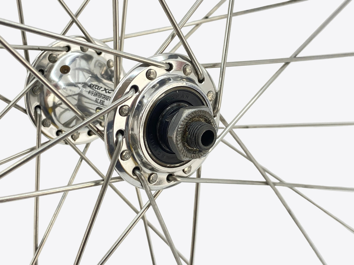 close up of the axle end