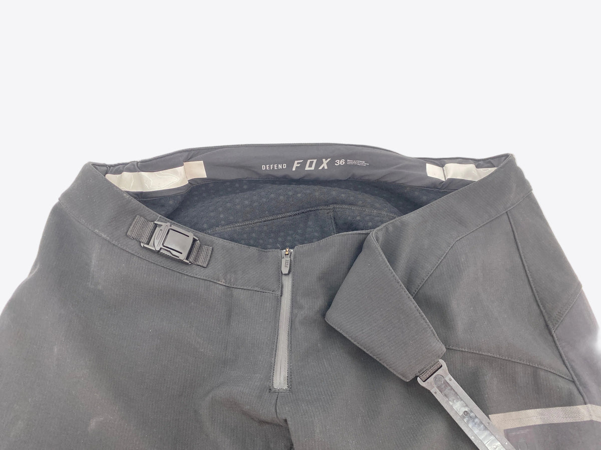 close up of the size label