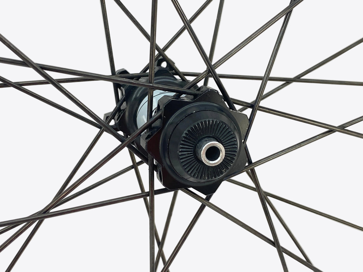 close up of the right front axle end