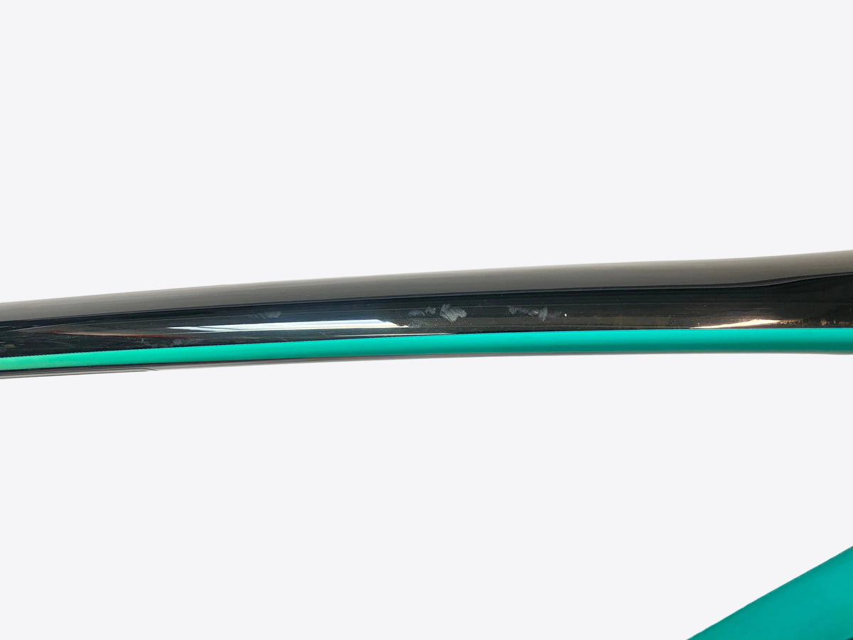 scuff marks on top tube