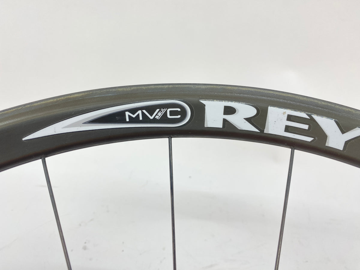 close up of the rear wheel label
