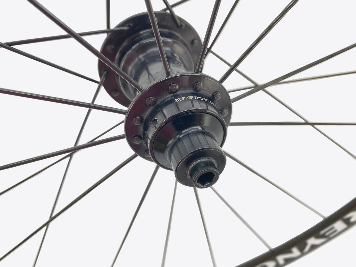 close up of the left rear axle end