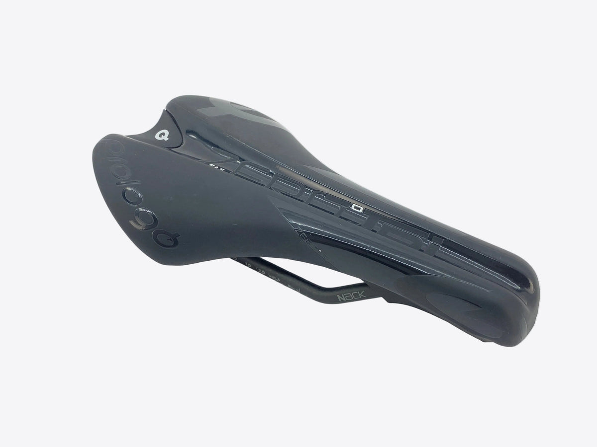 main view of the saddle