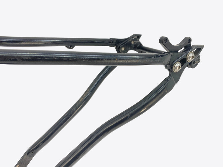 scratches and heel rub on the left seat stay and chain stay