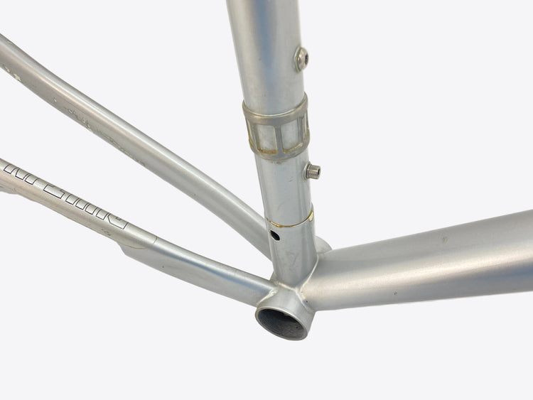 view of the seat tube and bottom bracket