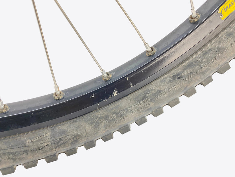 scratches on the front rim 3
