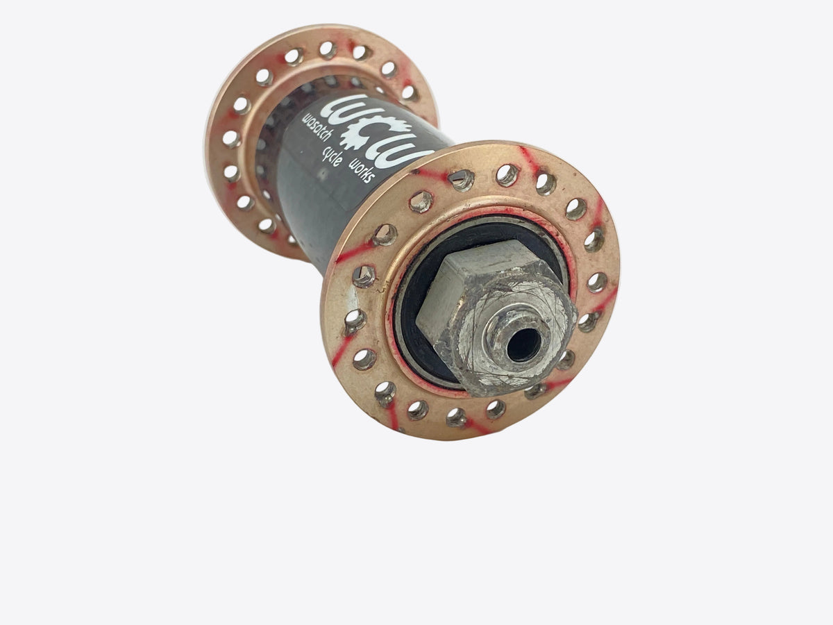 view of the right hub flange