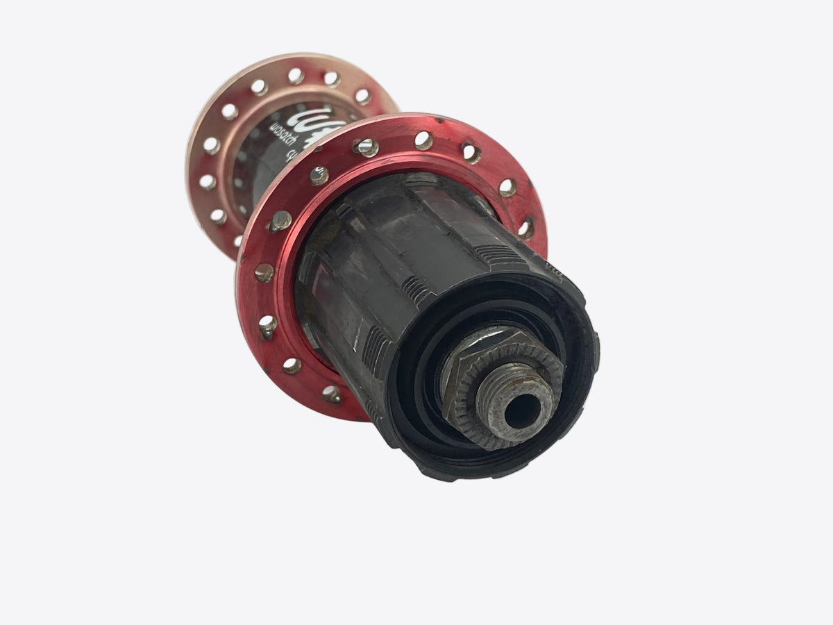 view of the right hub flange