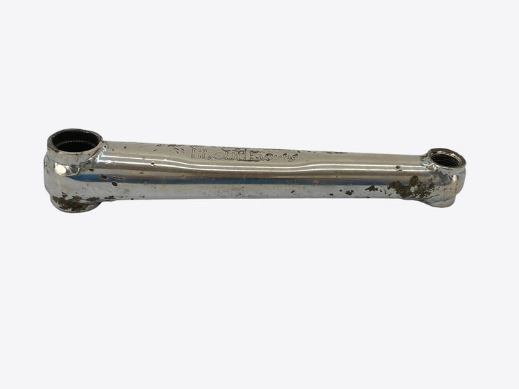 underside view of the left arm