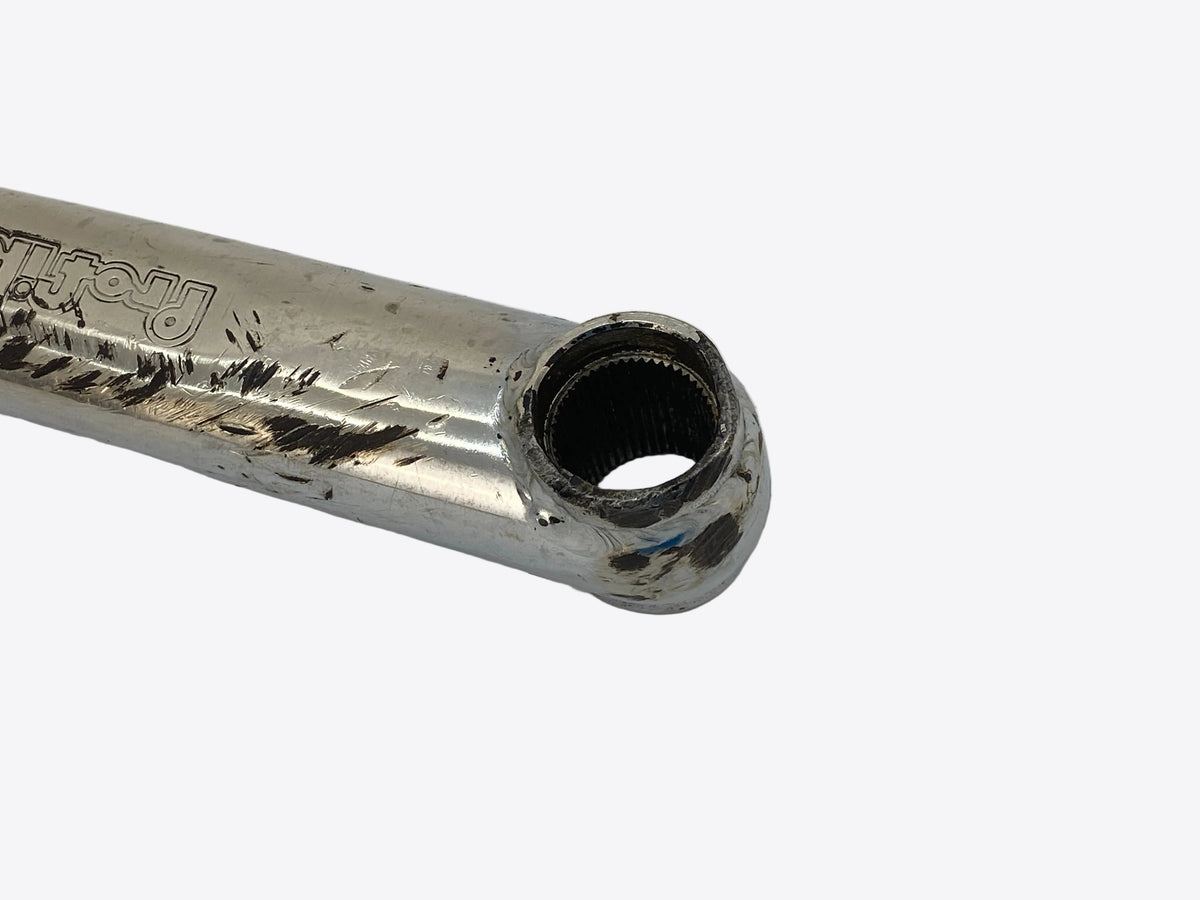 close up of the spindle end of the left arm