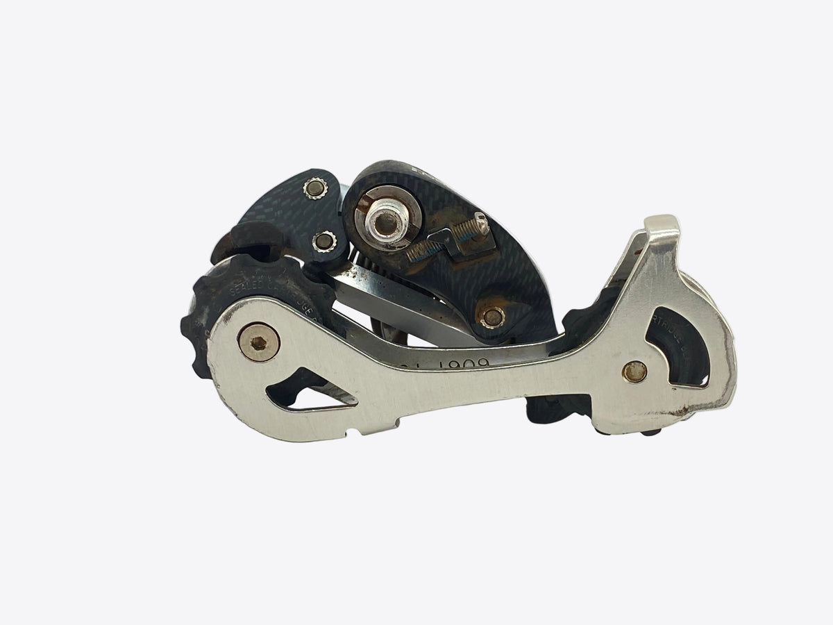 backside view of the derailleur