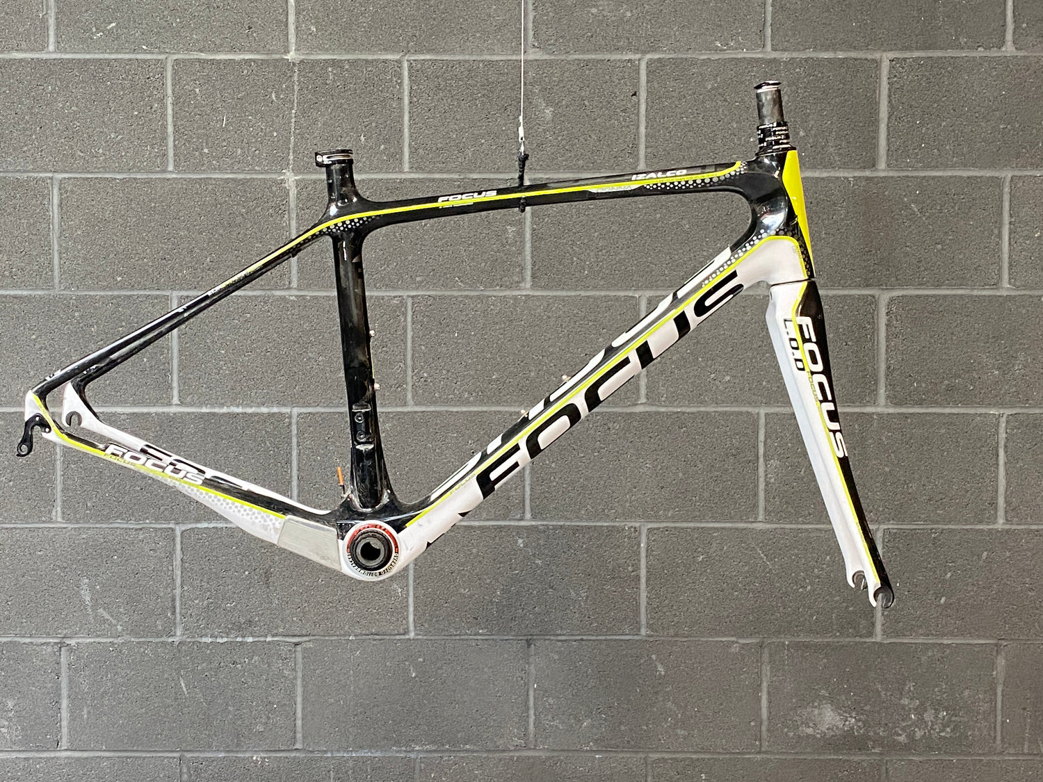 Focus Izalco Rim Brake Carbon Road Frame 52cm