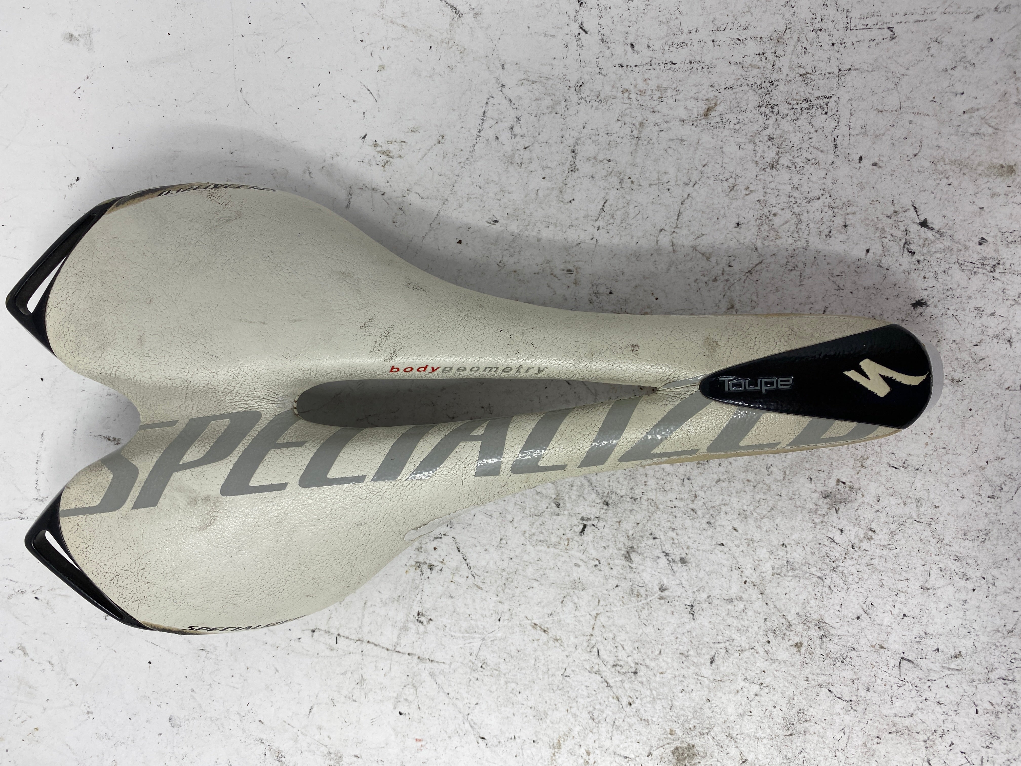 Specialized toupe best sale pro carbon saddle