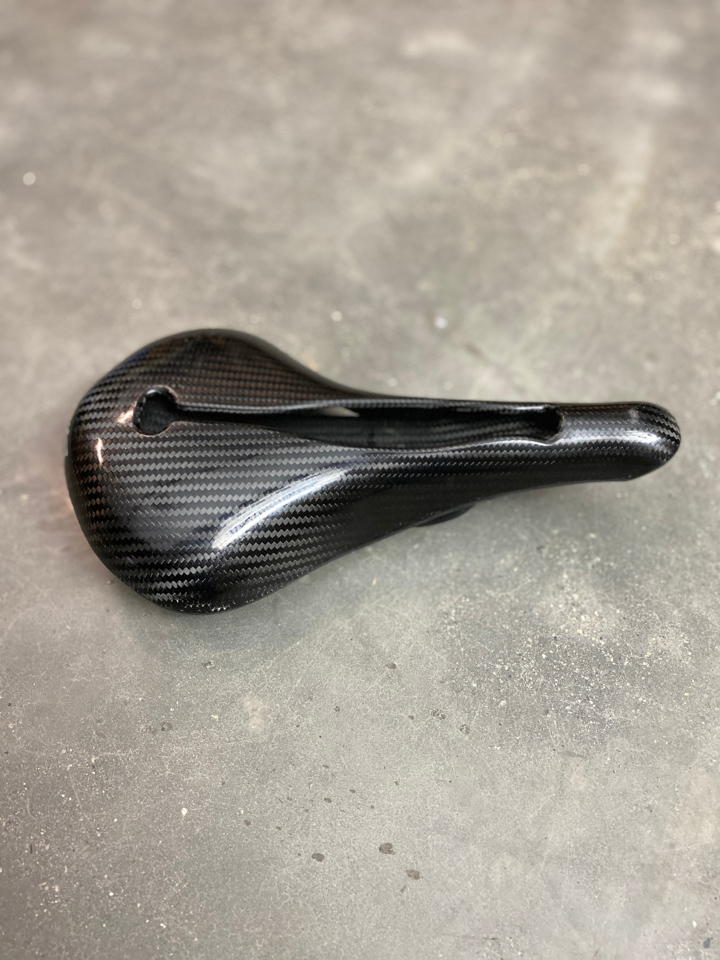 Carbon fiber bike discount saddle