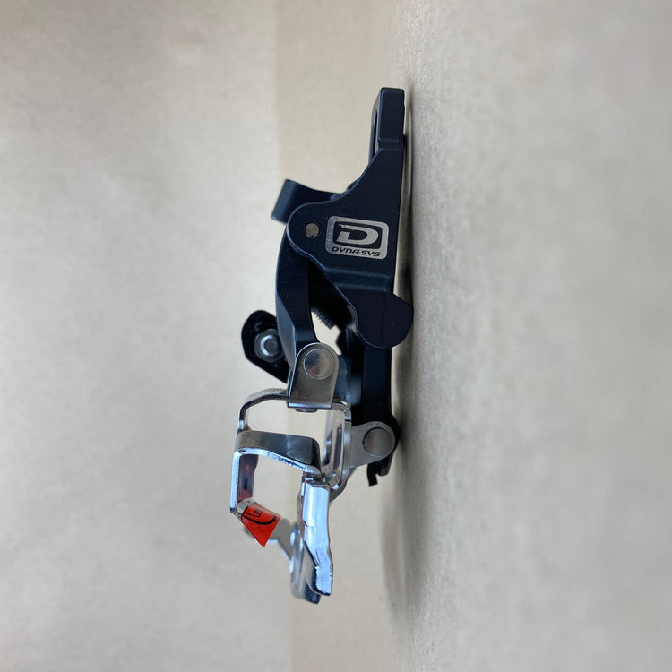Front view of derailleur
