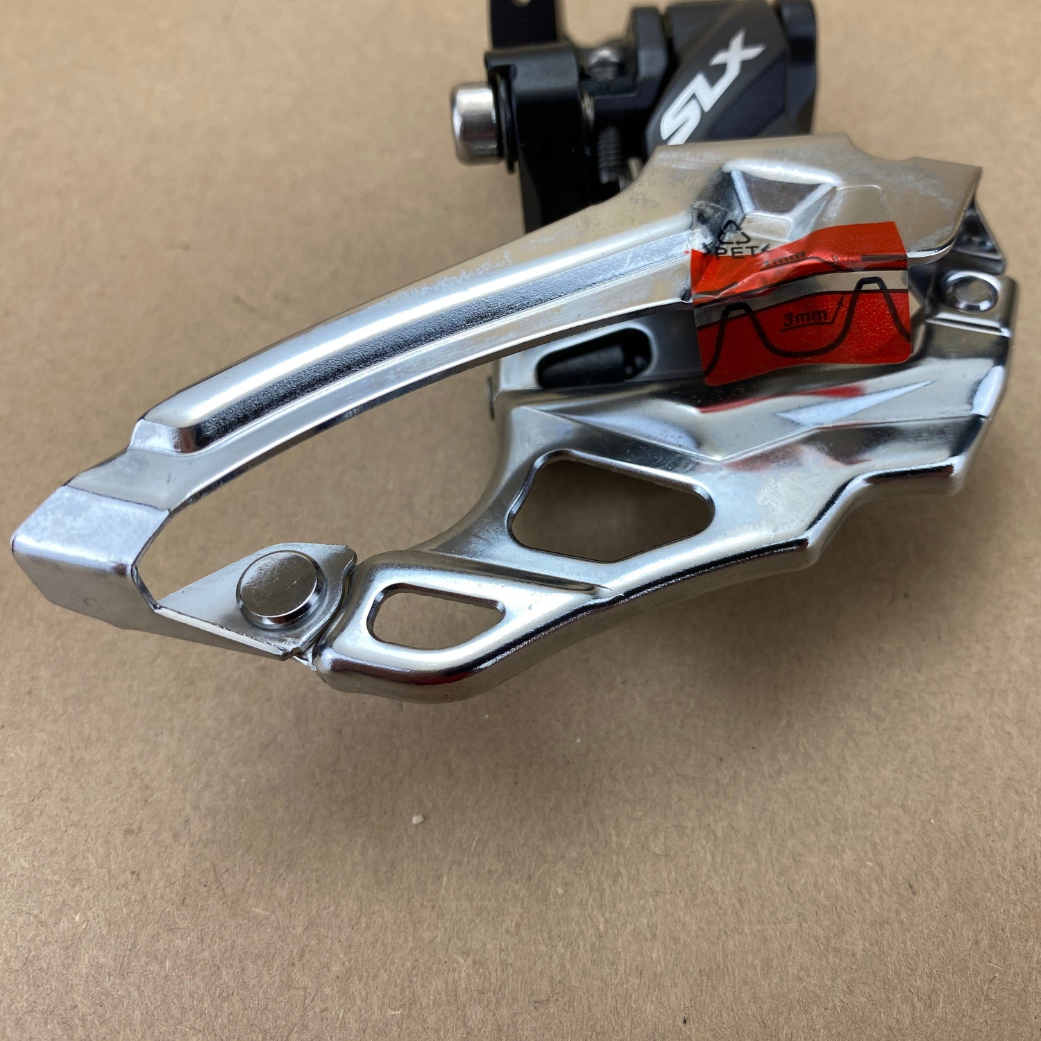 No wear marks in derailleur cage