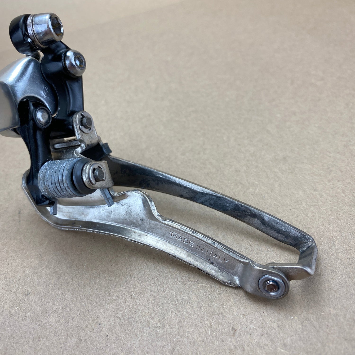 Scratches inside derailleur cage