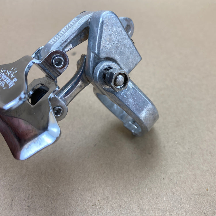 Front close up of mounting clamp