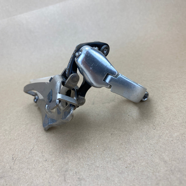 front view of the derailleur