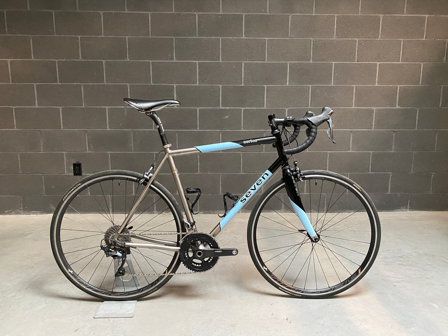 right side view of the bike