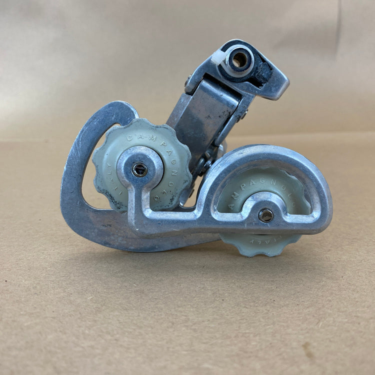 backside view of the derailleur