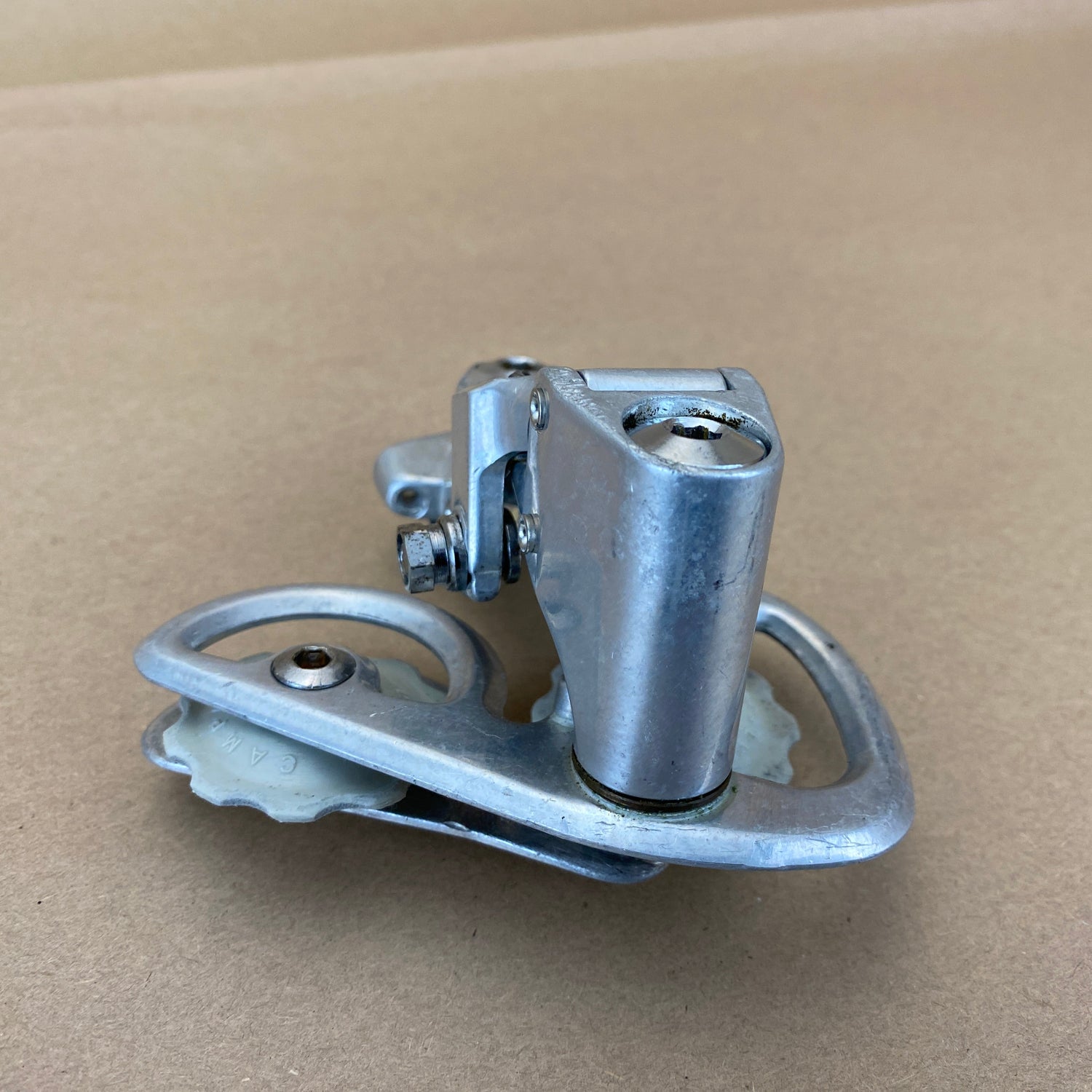 bottom view of the derailleur