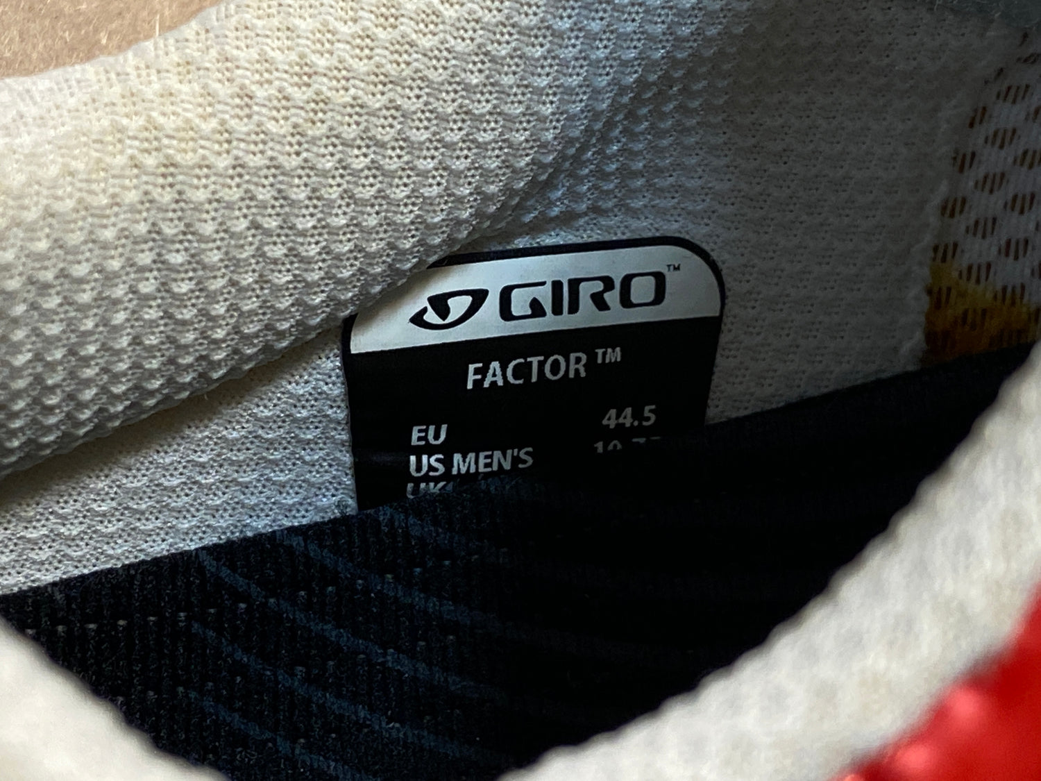 close up of the size label