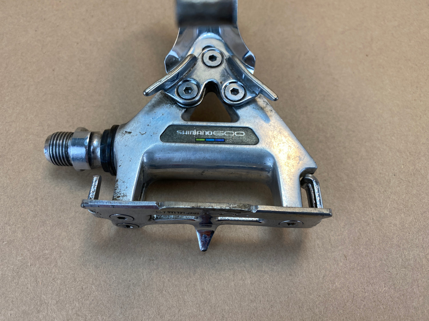 close up of the right pedal