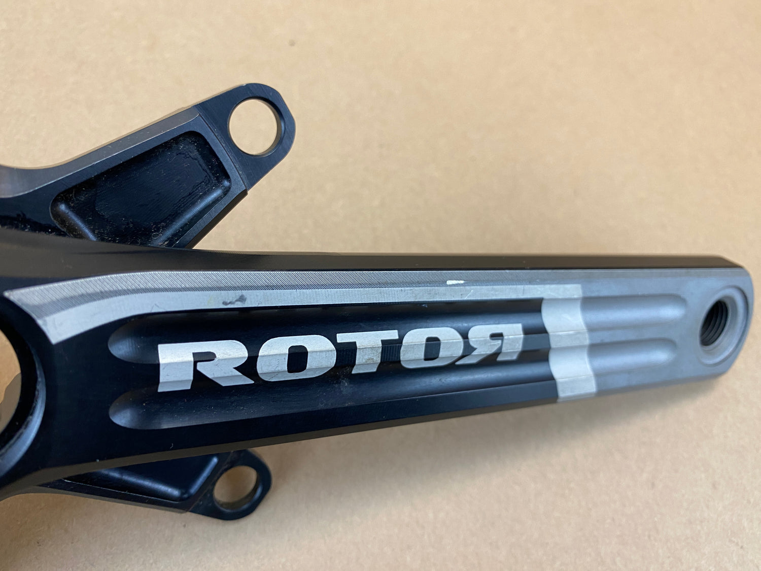 small scratches on the crank arm face
