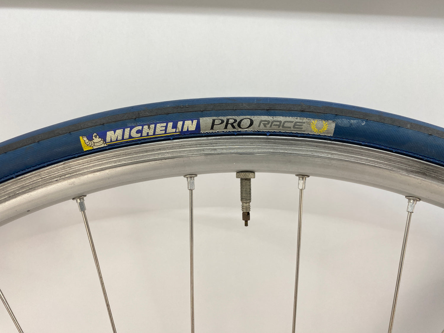 close up of the tire label. 