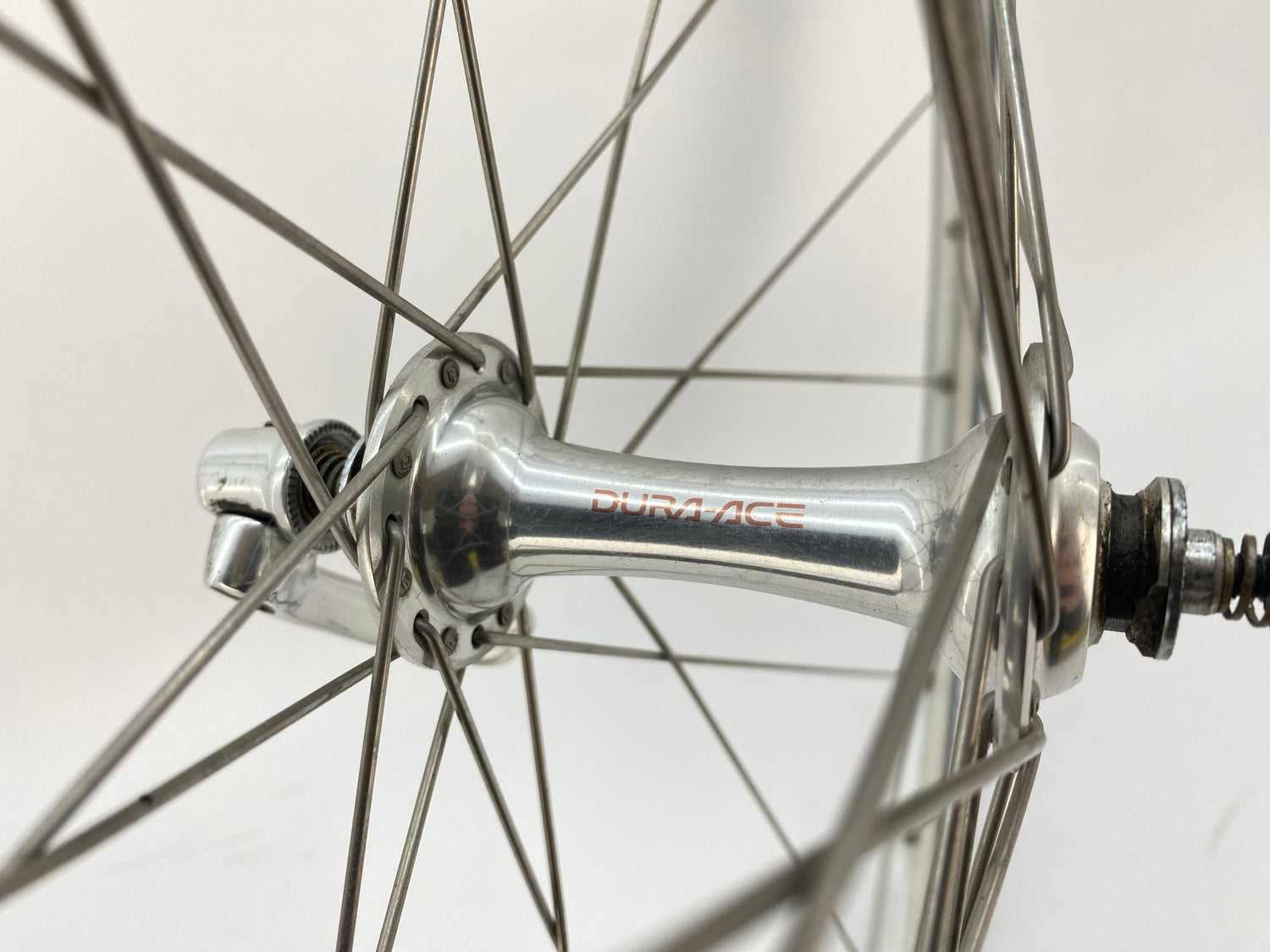 close up of hub label