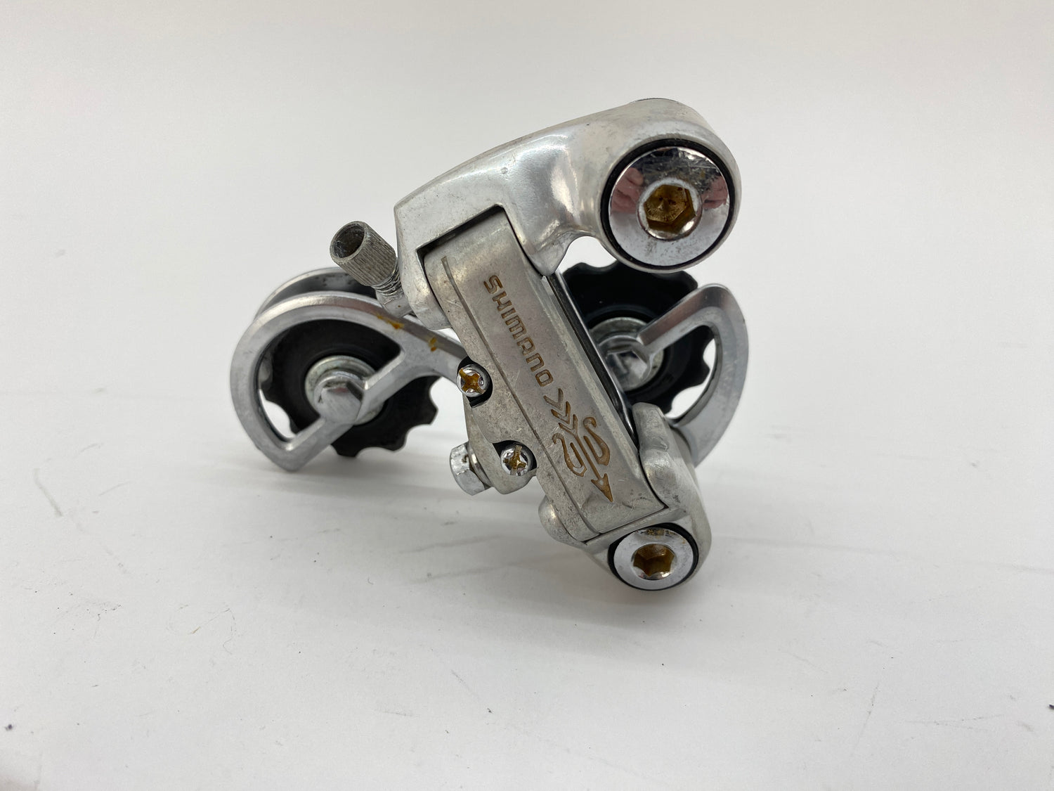 close up of the rear derailleuir