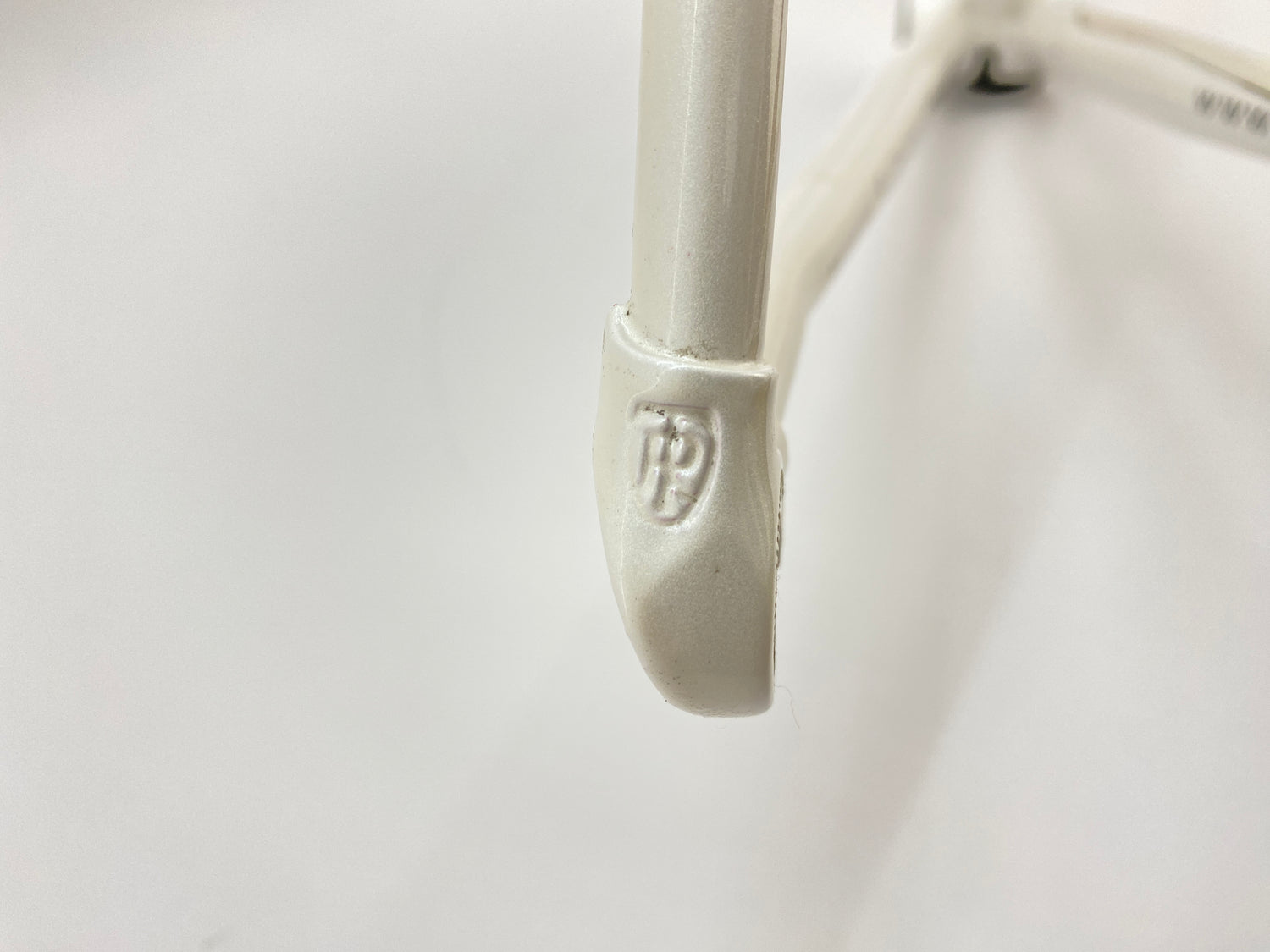 close up of the rear dropout