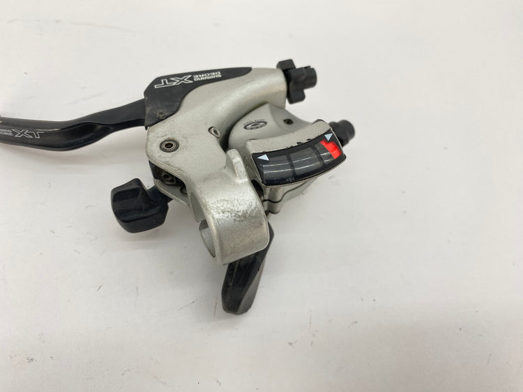 scratches on the left lever clamp