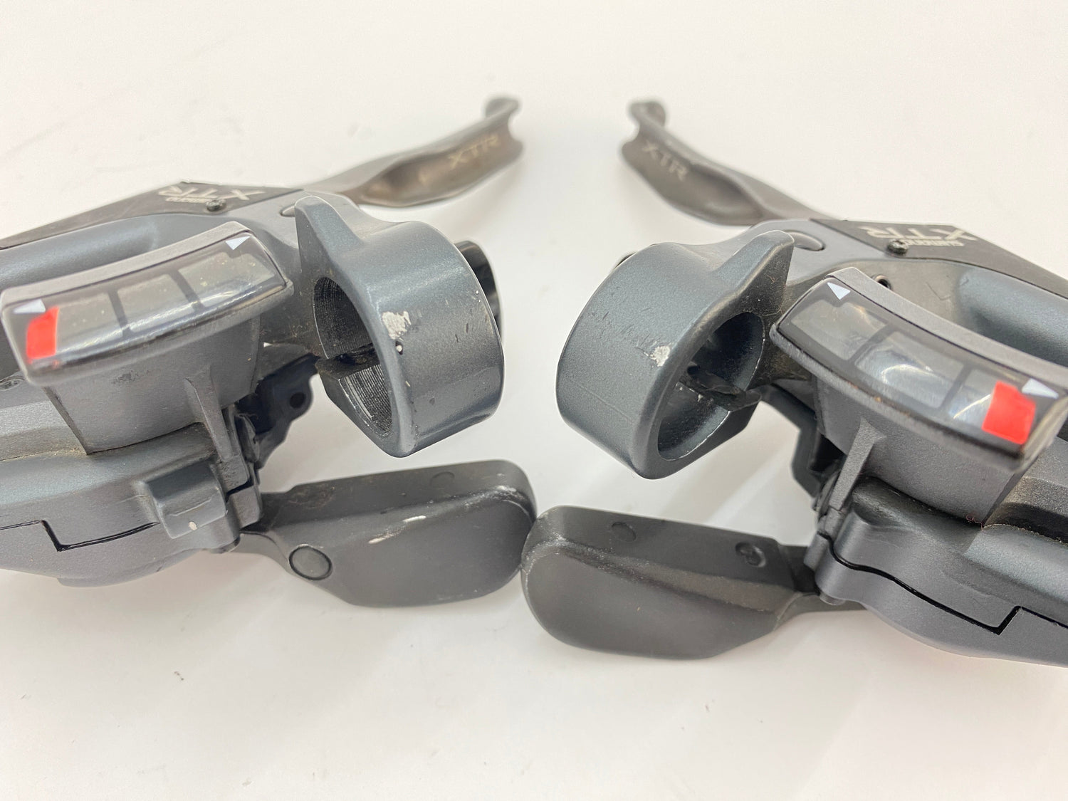 scratches on the lever clamps