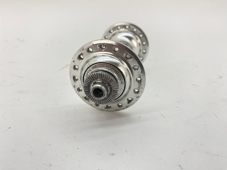 close up of the right hub flange