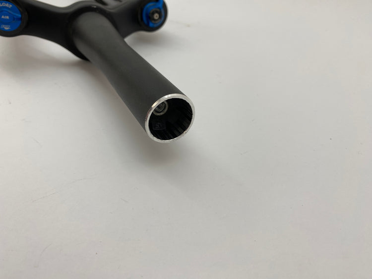 close up of the steering tube