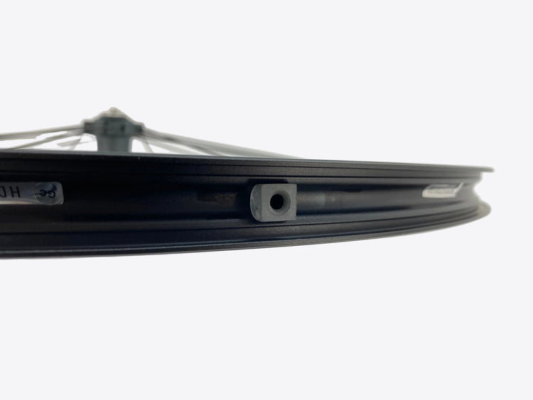 close up of the rim bed and valve stem