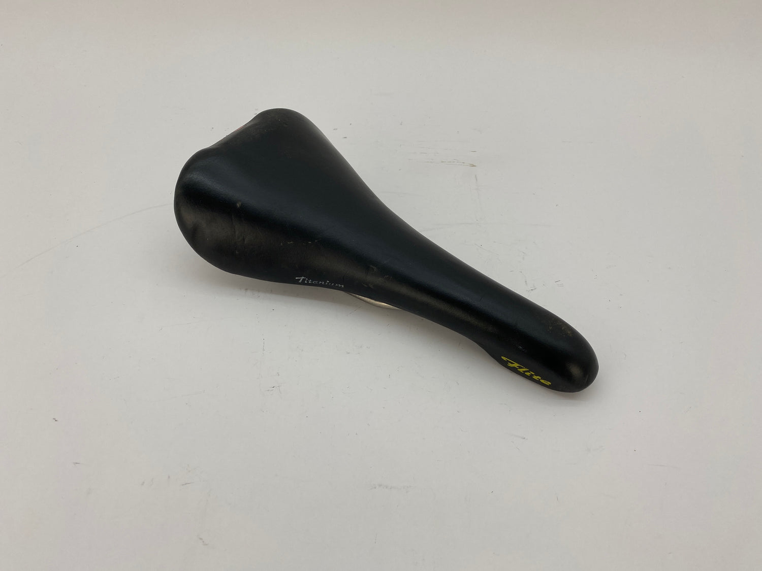 main view of the saddle