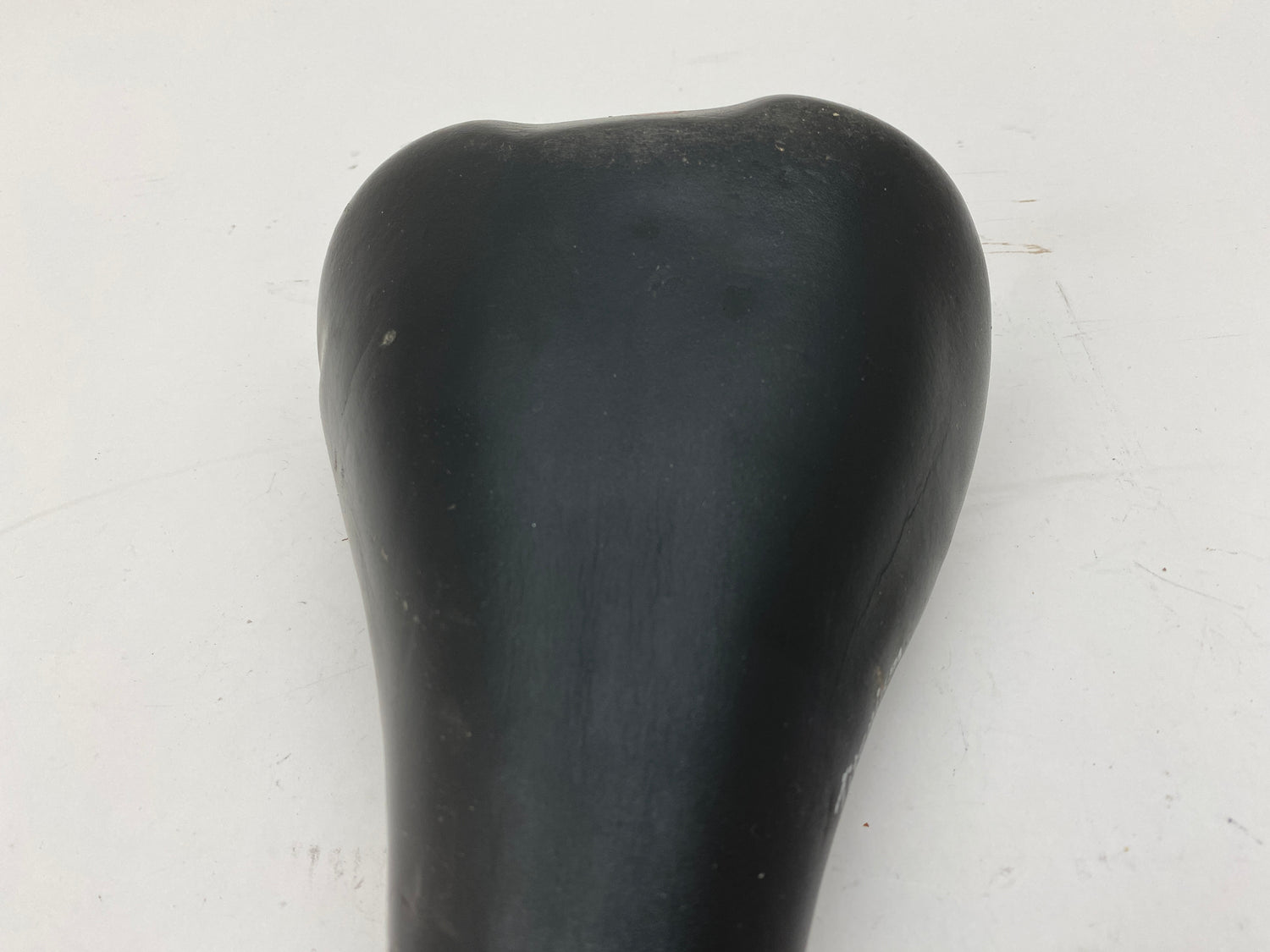 light wear at rear of saddle