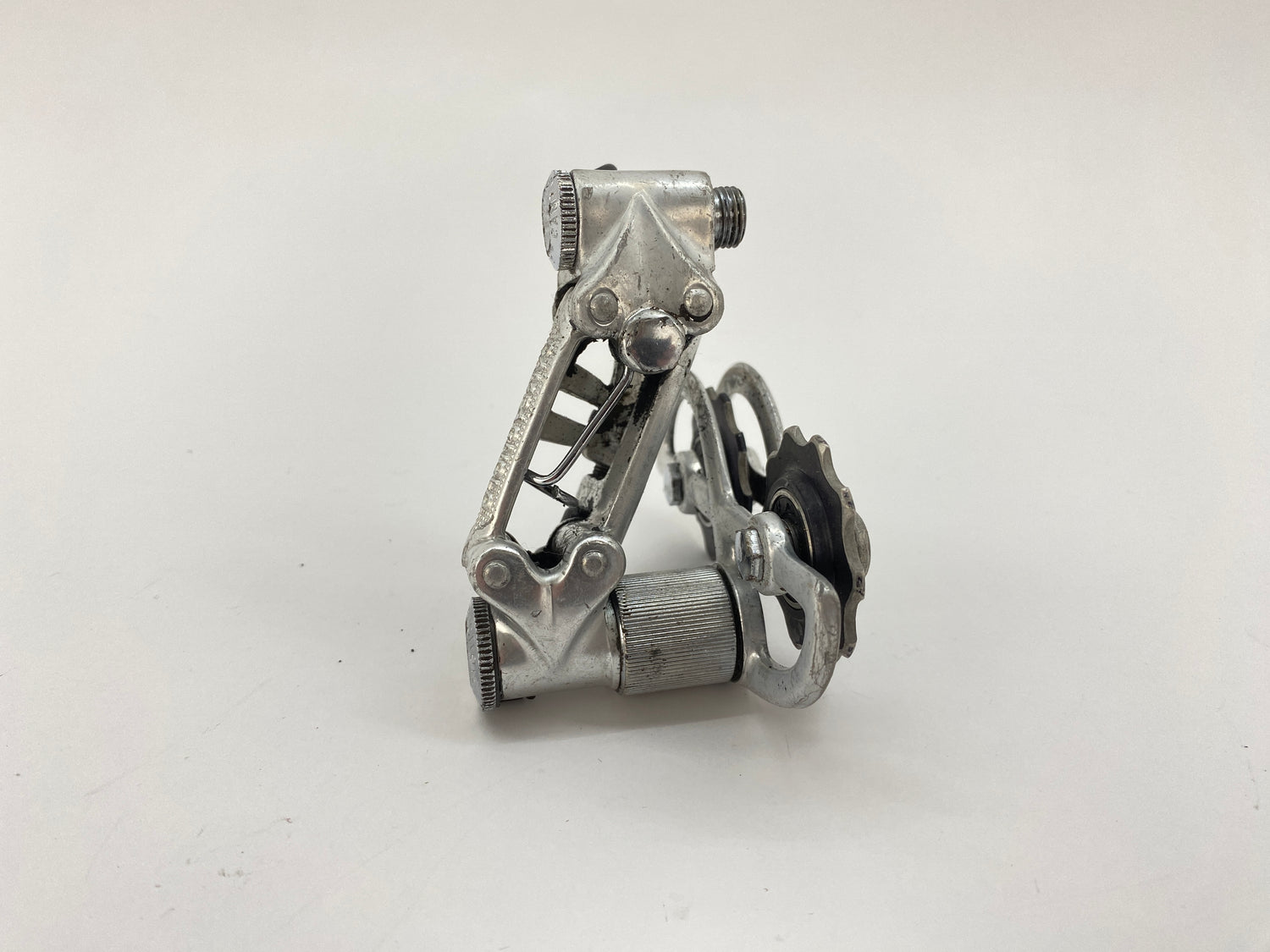 front view of the derailleur