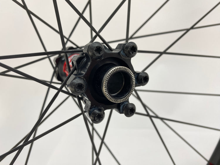 close up of the left axle end