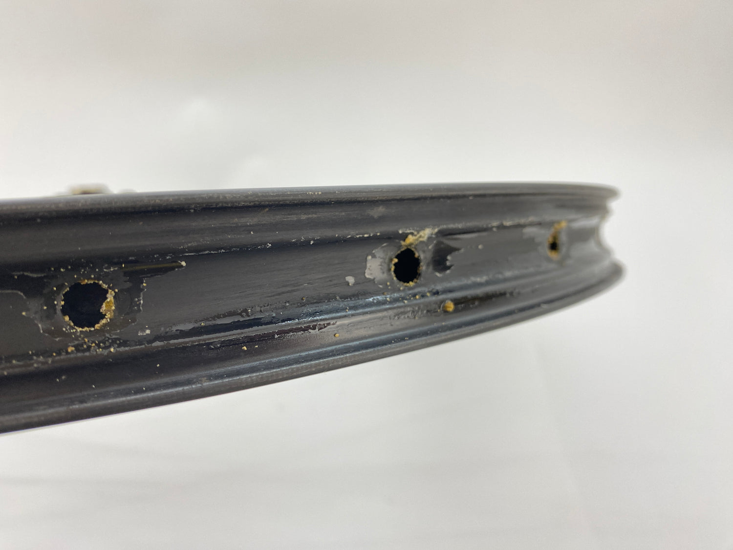 close up of the rim bed