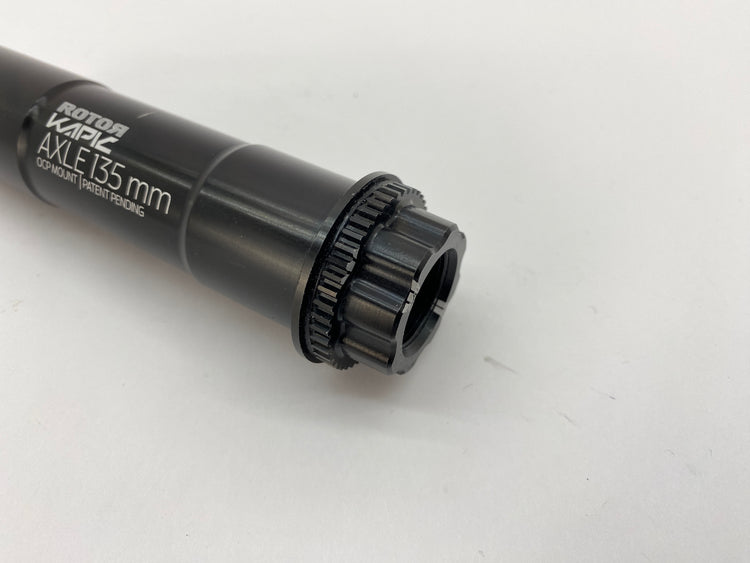 close up of the right spindle end