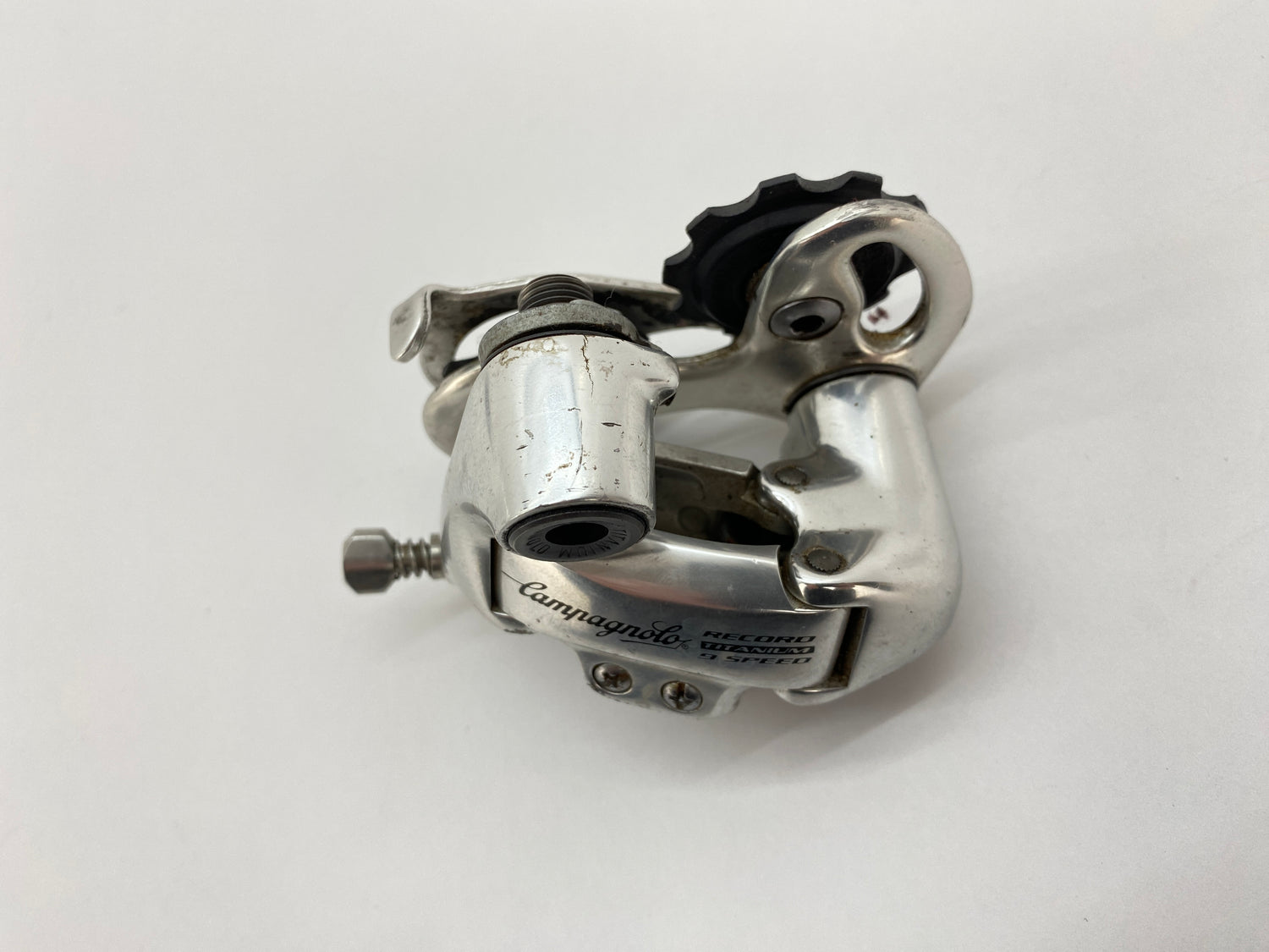 crack in the rear derailleur