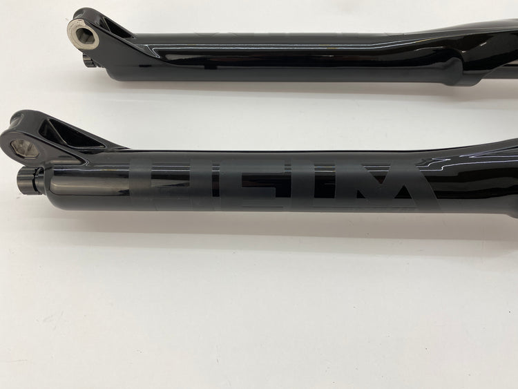 close up of the model name
