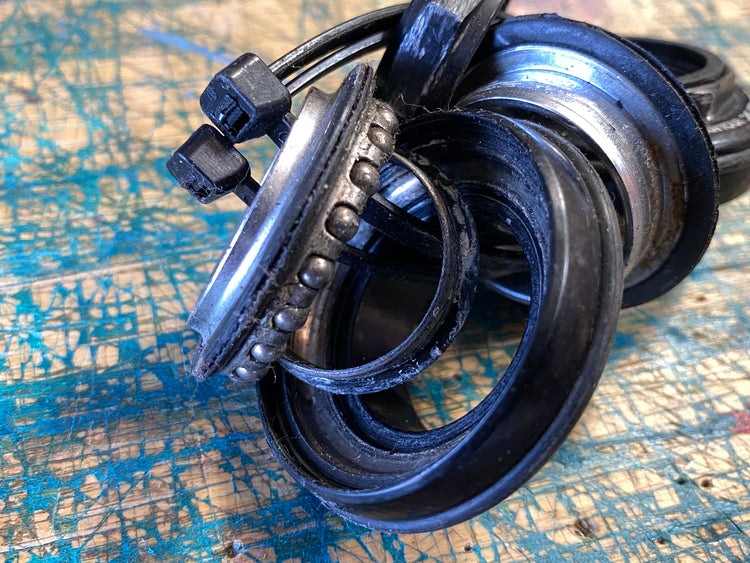 Suntour XC Pro Headset Threaded 1" Grease Guard